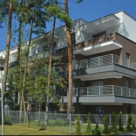 Garden Apartment *